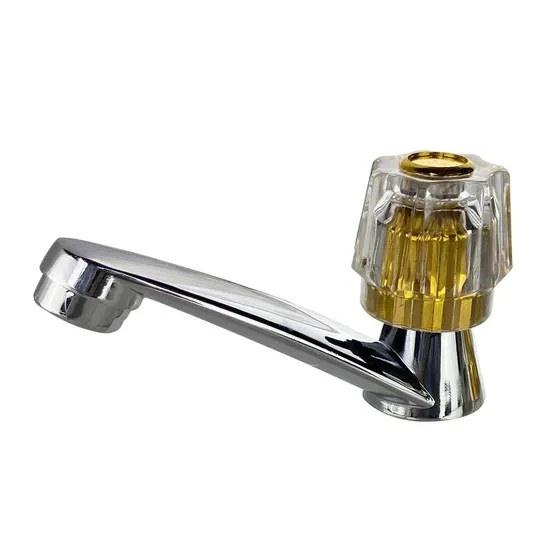 Robinet de lavabo en zinc monté sur pont